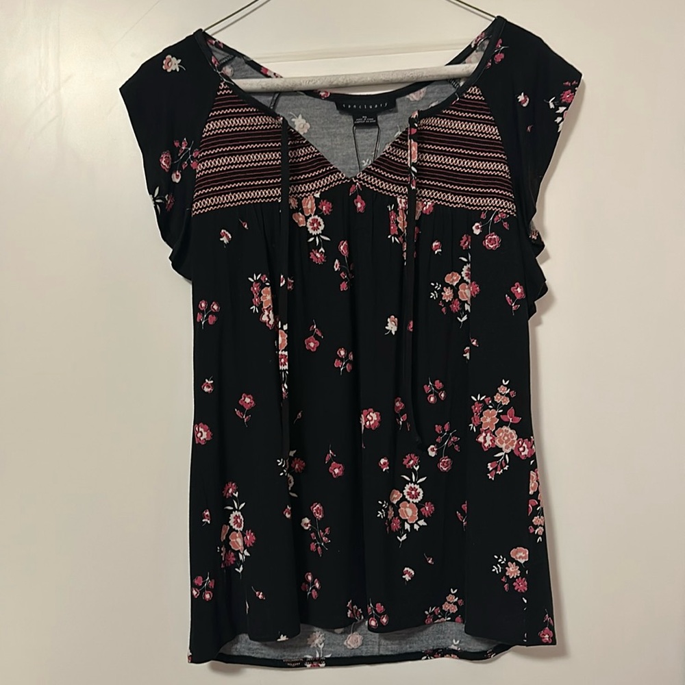 Sanctuary Blouse size XS v neck with tie and flounce sleeves NWT